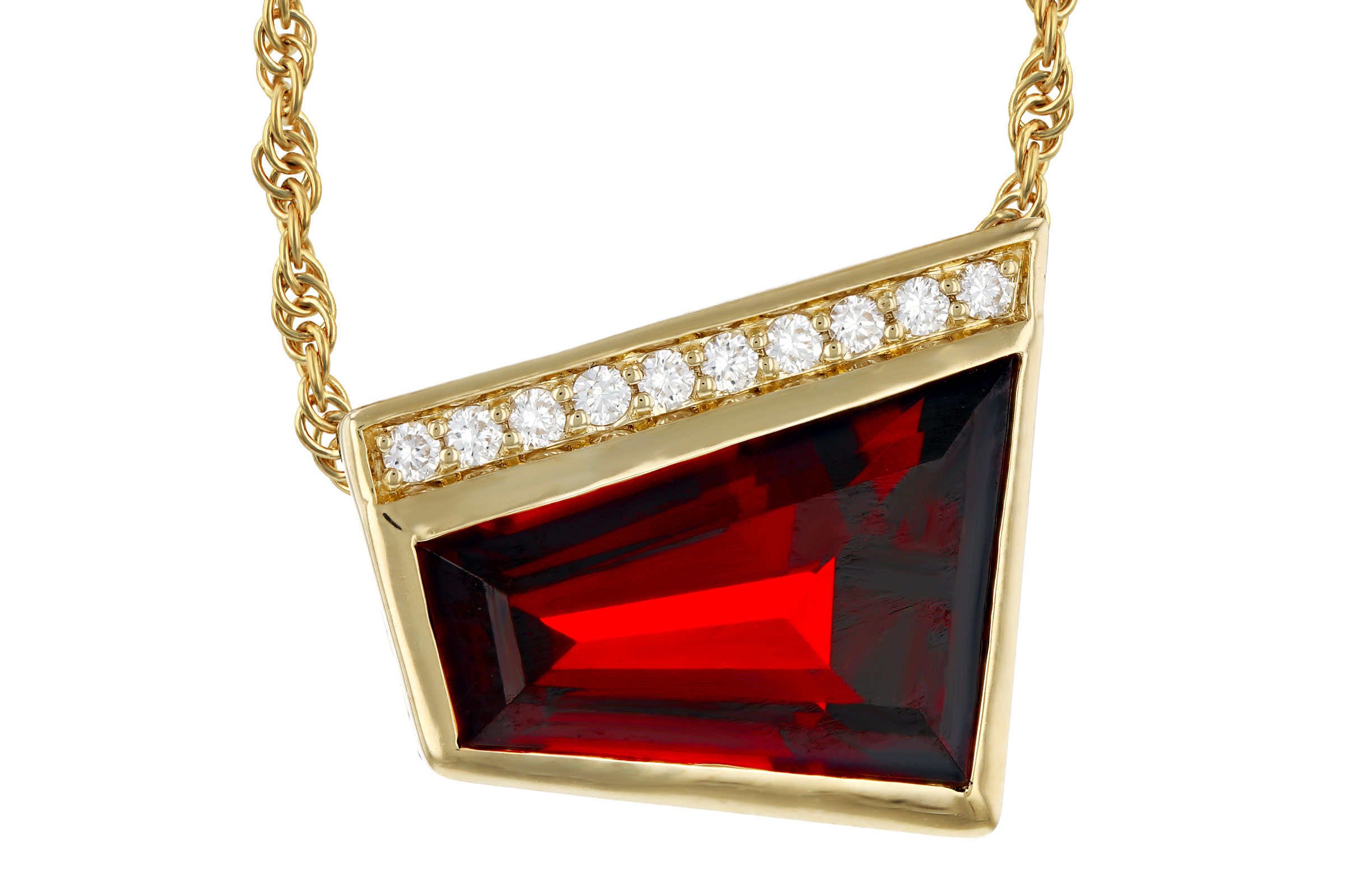 B330-57243: NECKLACE 3.92 GARNET 4.00 TGW