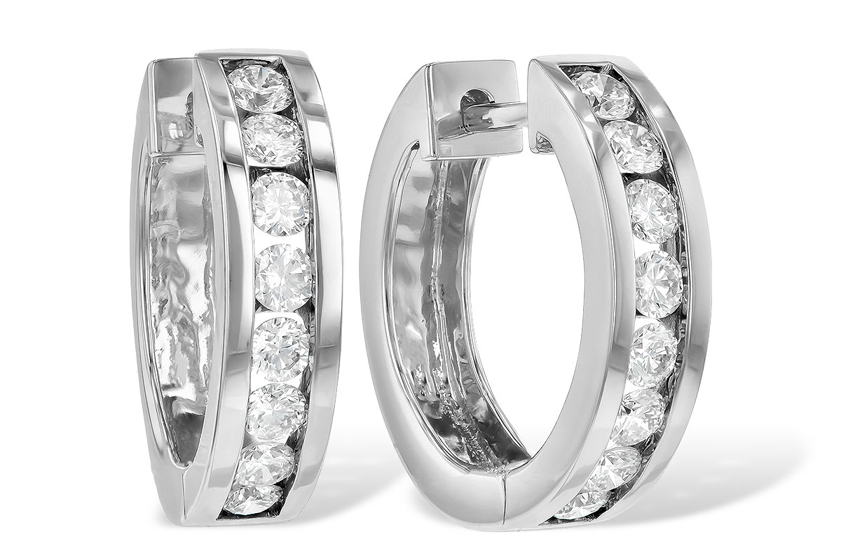 C240-58107: EARRINGS 1 CT TW