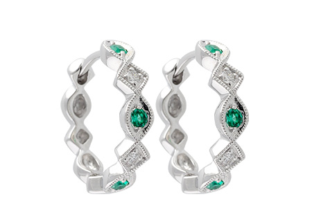 C241-47252: EARRINGS .13 EMERALD .18 TGW