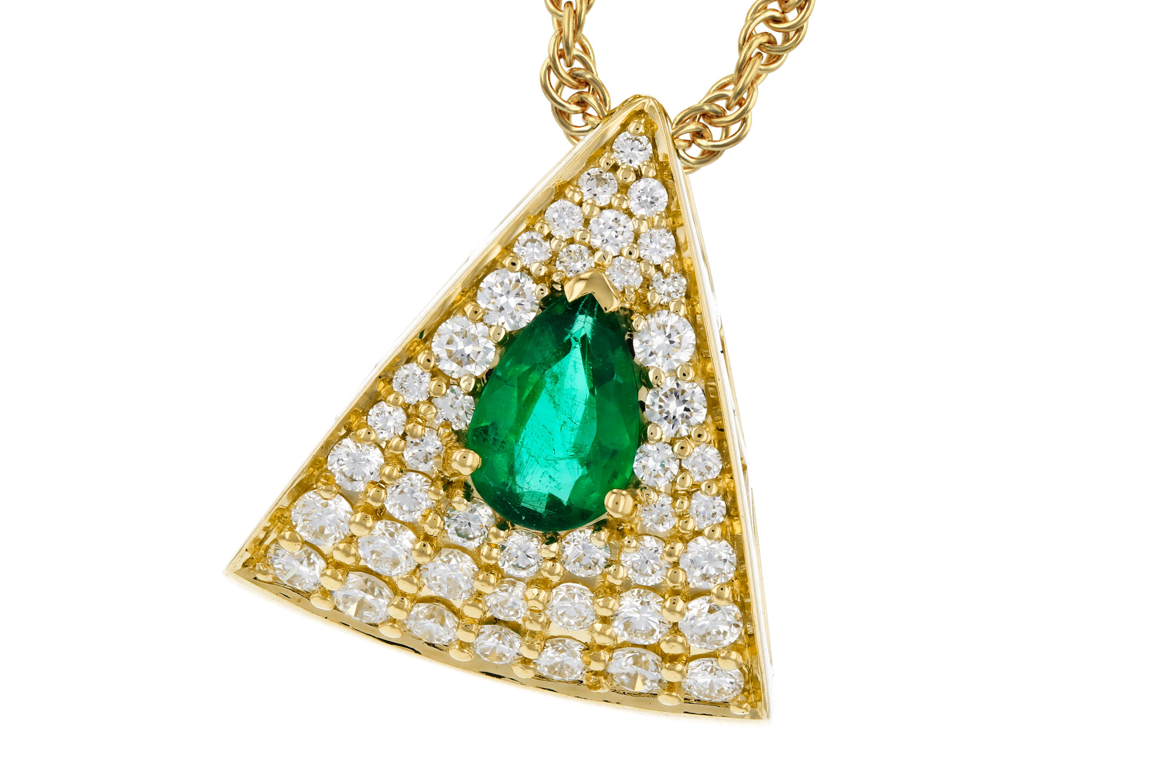 F330-57252: NECKLACE .26 EMERALD .60 TGW (6x4MM EM)