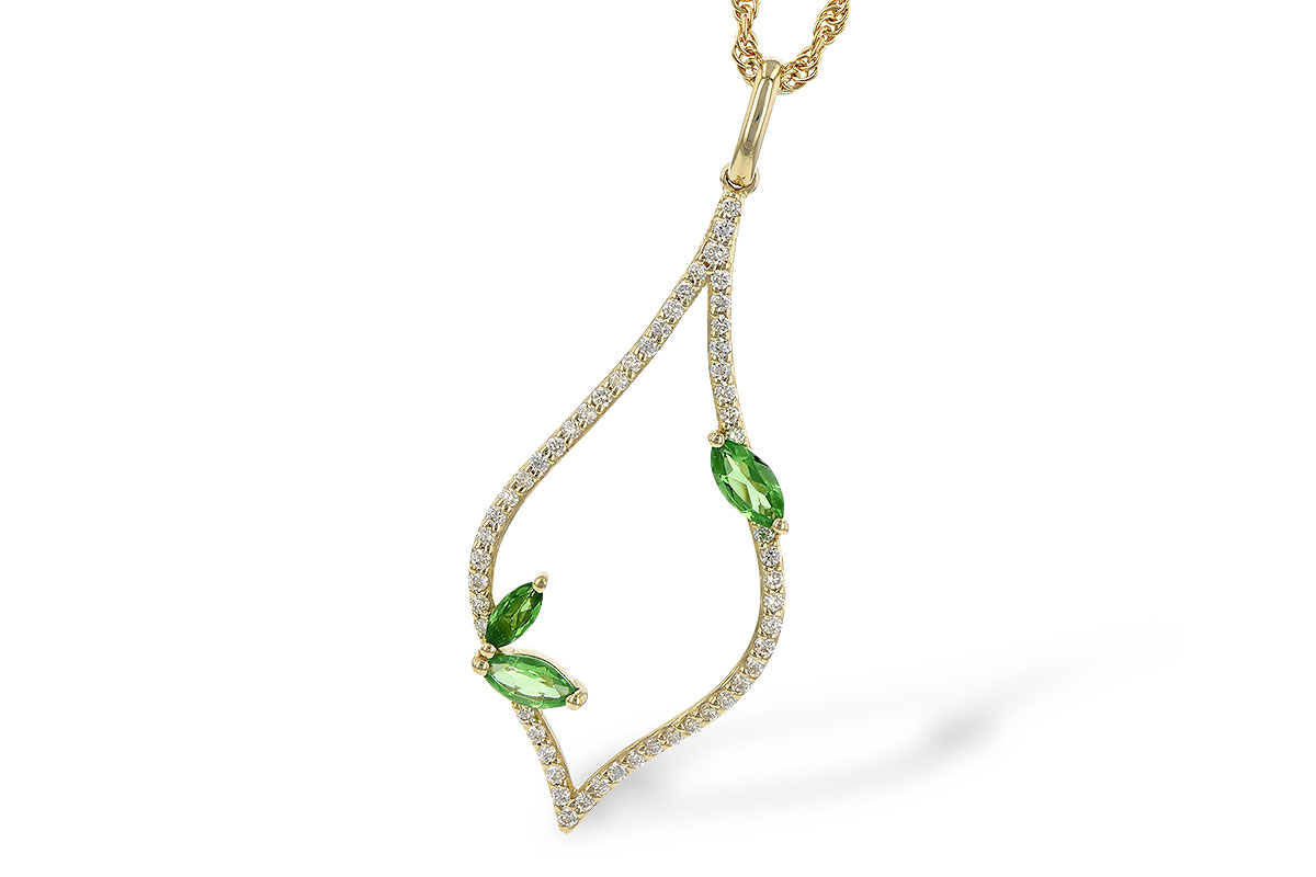 G245-16352: NECK .35 GREEN GARNET .55 TGW